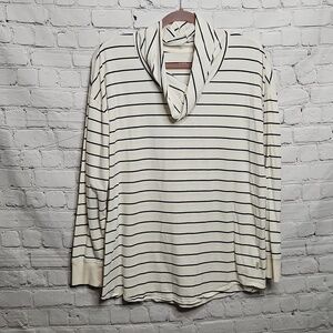 L.L Bean Cream Striped Turtleneck Pullover Blouse Size Medium 100% Pima Cotton